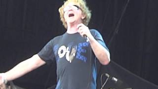 Simply Red quotHolding back the yearsquot TW Classic Werchter 09072016 [upl. by Dlareg]