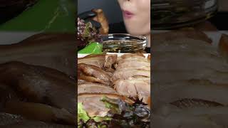 통족발 먹방 Whole Jokbal Steamed Pigs Feet EATING  ASMR MUKBANG shorts [upl. by Isolt]