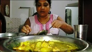 লোকেল কুকুৰা মাংস জালুকীয়া বনোৱা আৰু খোৱা 😋😋।।Local chicken Recipe n Eating 😋😋।Bijus Eating [upl. by Ahsaya391]