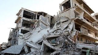 Bombardeamentos sobre Aleppo continuam [upl. by Towers]