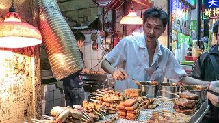 Hong Kong Street Food A Walk Around the Stalls and Restaurants of Kowloon [upl. by Rabi265]