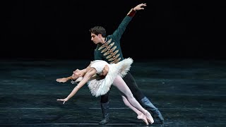 Swan Lake – Act II pas de deux Francesca Hayward Cesar Corrales The Royal Ballet [upl. by Celtic]