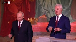 Russia Putin partecipa alla funzione per la Pasqua ortodossa [upl. by Alihs858]