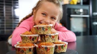 Bananmuffins  Svampede muffins med chokolade [upl. by Reinke]