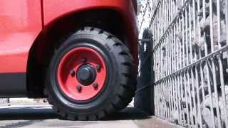 Linde E20E50 Series Electric Forklifts Patented Combi Axle [upl. by Franklin334]