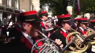 Koninklijke Harmonie Sainte Cécile Eijsden tijdens Sterre der Zee Slevrouweprocessie in Maastricht [upl. by Esmerelda]