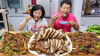 직접 삶아서 야들야들한 족발과 매콤한 쟁반 막국수 먹방 JokbalBraised Pigs Feetbuckwheat noodles Mukbang [upl. by Ozzy]