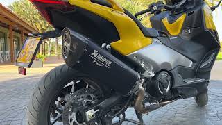 Yamaha TMAX 560 2022 Akrapovic exhaust vs stock exhaust [upl. by Luehrmann]