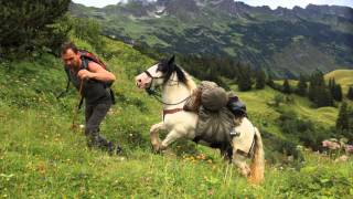 Alpenüberquerung Mit einem Packtier über die Alpen Wanderreiten in den Alpen [upl. by Aruasor]