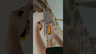 Défaire pour refaire 😅 Aujourdhui on sattaque à notre contour de porte 🚪 renovations diy [upl. by Petronia]