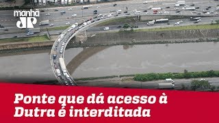 Ponte que dá acesso à Via Dutra pela Marginal Tietê é interditada trânsito pode complicar [upl. by Adnauqal]