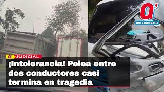 ¡Intolerancia Pelea entre dos conductores casi termina en tragedia [upl. by Trudie]