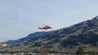 Landeanflug der Rega auf das Spital Frutigen [upl. by Asenab737]