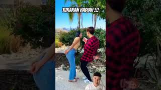 Tukar kado couple comedy funny love alanarmy gift barter shortsviral [upl. by Addy]