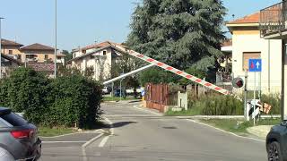 Villa Raverio I Passaggio a Livello  Level crossing [upl. by Algie]