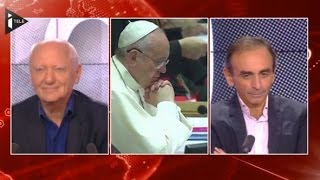 Vatican et homoséxualité  lEglise fait sa révolution familiale [upl. by Enilamme]