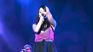 Miranda Cosgrove  Kissin U LIVE At Universal Orlando [upl. by Lissa654]