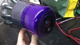 Riparazione Dyson a Batteria V11 Pulsante non funziona [upl. by Atniuqal]