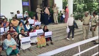 University Contract Teachers demanding for Regularization at Praja Bhavan Hyd [upl. by Yelknirb163]