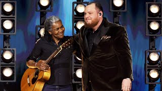 GRAMMYs Tracy Chapman Makes RARE Appearance to Sing Fast Car With Luke Combs [upl. by Richel]