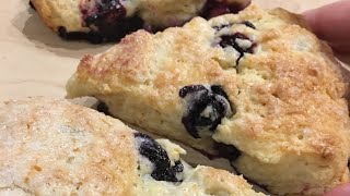 MY FAVORITE Blueberry lemon Scones with honey ليمون بلوبيري سكونز بالعسل [upl. by Amhsirak811]