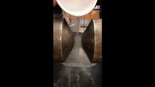 Magnetism of liquid nitrogen vs liquid oxygen [upl. by Lairea]