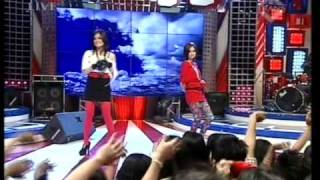 T2 dgn hits single CINTA AKU GILA Live Performed di Derings Courtesy TransTV [upl. by Gordan760]