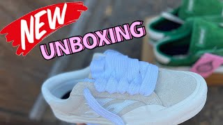 Unboxing ‘The Straye’ Newest shoes Vintage Green amp Creme’ Logan Puff Colorway [upl. by Huberty]