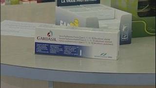 Polémique autour du vaccin Gardasil [upl. by Allecram238]