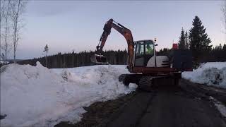 Trädfällning med motorsåg elsåg och Terex grävmaskin för bra utsikt [upl. by Mohorva]