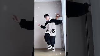 Miles Wei dance musim dingin weizheming MilesWei HelloImAtYourService iQIYI short shorts [upl. by Dranal]