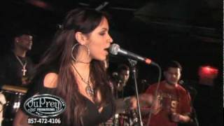 Juliana  Todos Me Miran Live [upl. by Nored]