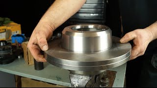 Fitting and Checking Run out on a Land Rover brake disc Rotor [upl. by Niamreg189]