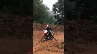 Honda XR 150l struggling in muddy Road [upl. by Dammahum911]