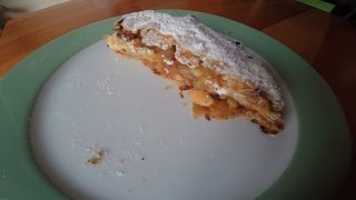 Strudel di mele  Ricette di Laura [upl. by Mackey636]