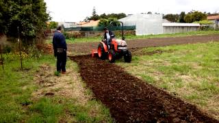 Entrega Tractor Kubota B2530 Maia 3 de 6 [upl. by Iclehc]