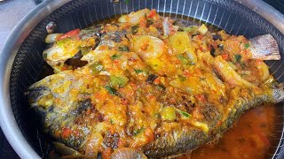 Recette de POISSON DORADE fritMeilleur assaisonnement de dorade aux poivrons et saucedelicieux [upl. by Yreffeg]