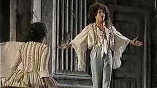 Frederica von Stade  quotNon so piùquot  Nozze di Figaro Met 85 [upl. by Orin]