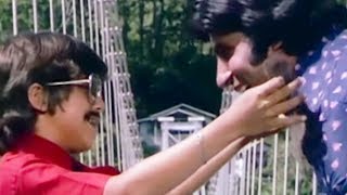 Amitabh Bachchans son recognize him  Do Anjaane  Emotional Scene 2431 [upl. by Katusha82]