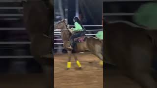 A very brave woman horse caballos horsesports horseraces caballoyrodeo caballos music bass [upl. by Pris916]