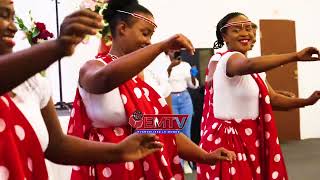 Wahuu  LOUANGE ET ADORATION AVEC DANSE TRADITIONNELLE DU RWANDA [upl. by Baalbeer]