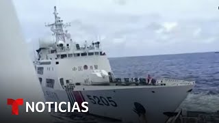 Videos impactantes la caída de misil en Ucrania y choque de barcos en altamar  Noticias Telemundo [upl. by Ferdy]