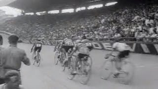 Tour de France eindsprint Parc des Princes 1949 [upl. by Liatrice806]