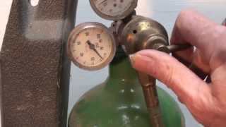 How to set the oxy acetylene regulators [upl. by Oiracam]