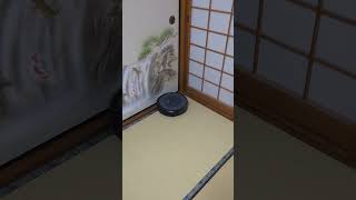 Roomba i3 in japanese style room [upl. by Revorg]