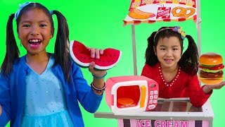 Jannie amp Wendy Pretend Play w Magic Microwave Pretend Squishy Food Kids Toys [upl. by Nottirb191]