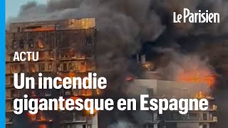 Espagne  un incendie impressionnant ravage un immeuble de 14 étages à Valence [upl. by Meece]