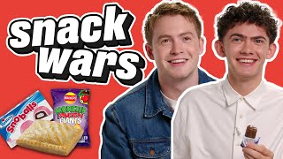 Joe Locke amp Kit Connor Rate English And USA Food  Snack Wars [upl. by Nanahs]