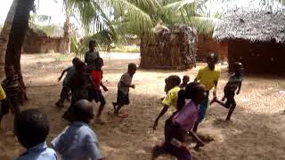 Traditional Games in Kenya－KATI LENGALENGA [upl. by Neuberger394]