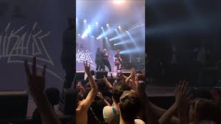 Spinardi bate em fã no palco em show do Haikaiss  Spinardi Haikaiss [upl. by Attaymik]